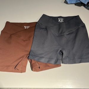 2 pairs biker shorts